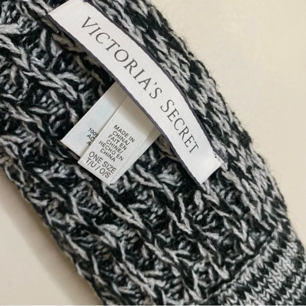 Victoria’s Secret Cozy Black and Gray Knit winter Scarf